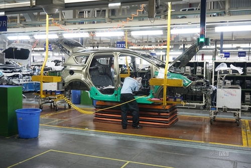 翼虎車主回娘家 走進工廠，見證垃圾打撈船的誕生